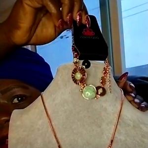 This necklace comes with complimentary earrings also and a matching bracelet